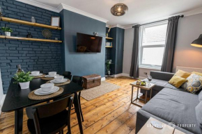 Quirky Newly Renovated Central Apartment with Parking